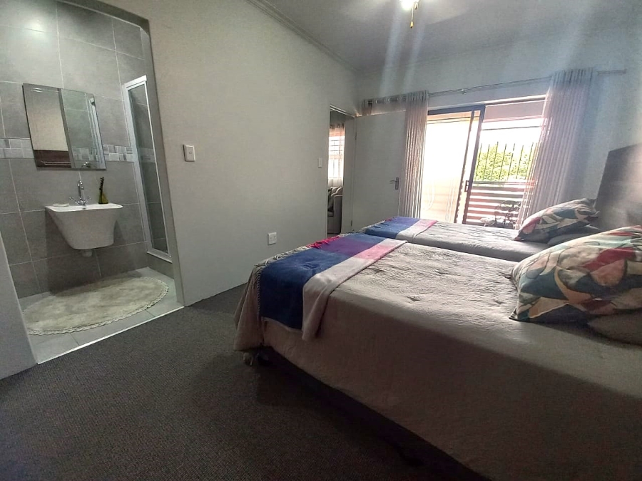 3 Bedroom Property for Sale in Mooivallei Park North West